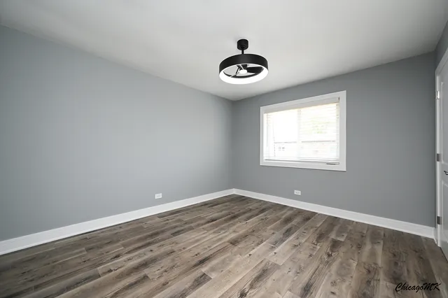 $249,900 | 9381 Bay Colony Drive, Unit 3S, Des Plaines, IL 60016