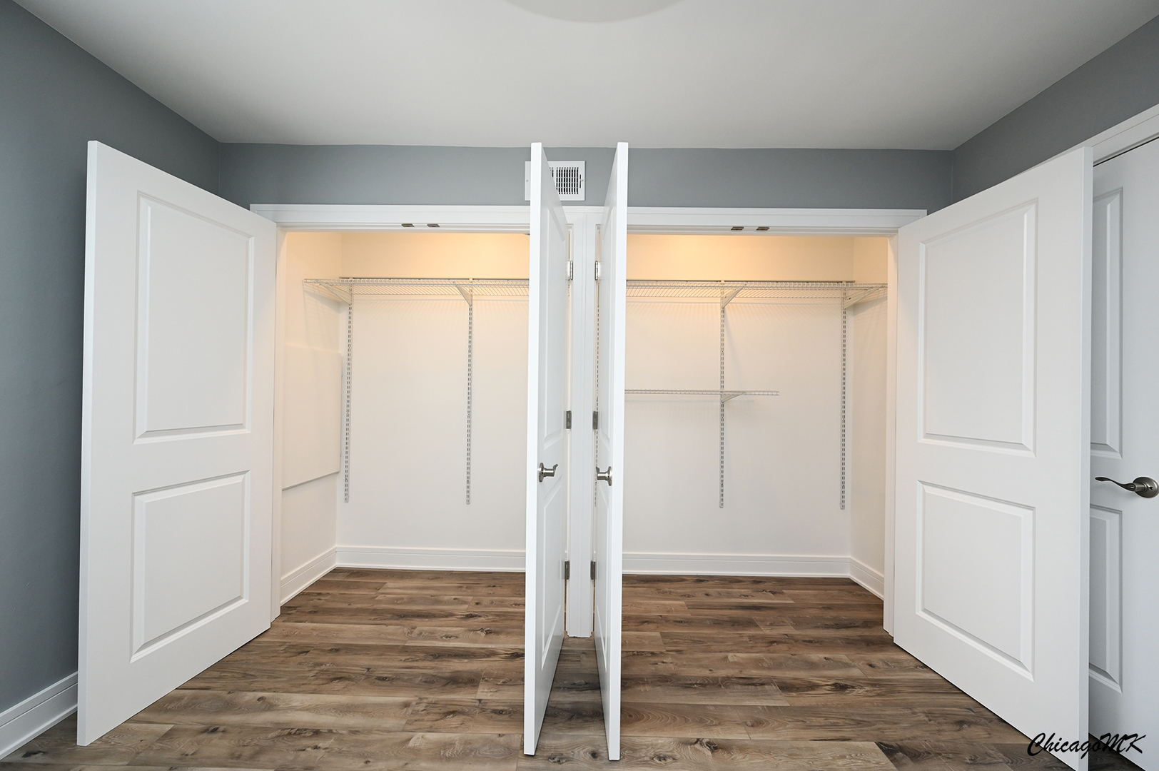 9381 Bay Colony Drive, Unit 3S Des Plaines, IL 60016 - Photo 25 of 43 a view of front door