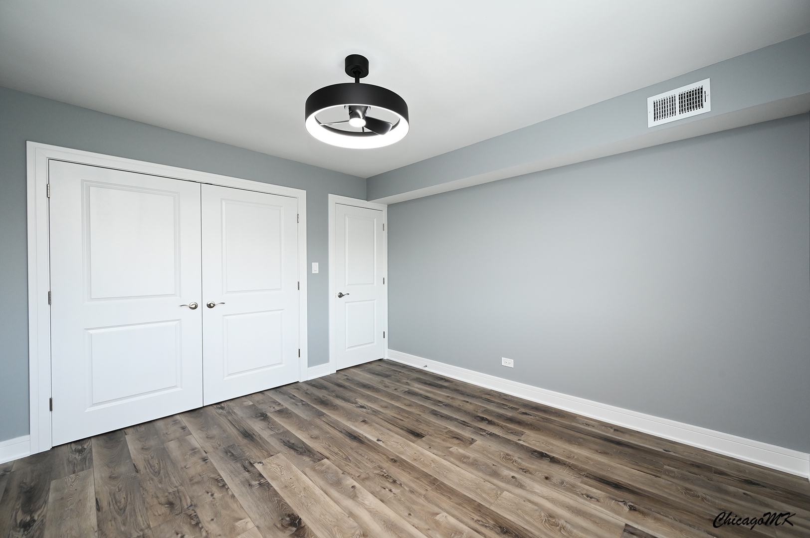 9381 Bay Colony Drive, Unit 3S Des Plaines, IL 60016 - Photo 28 of 43 a view of a room