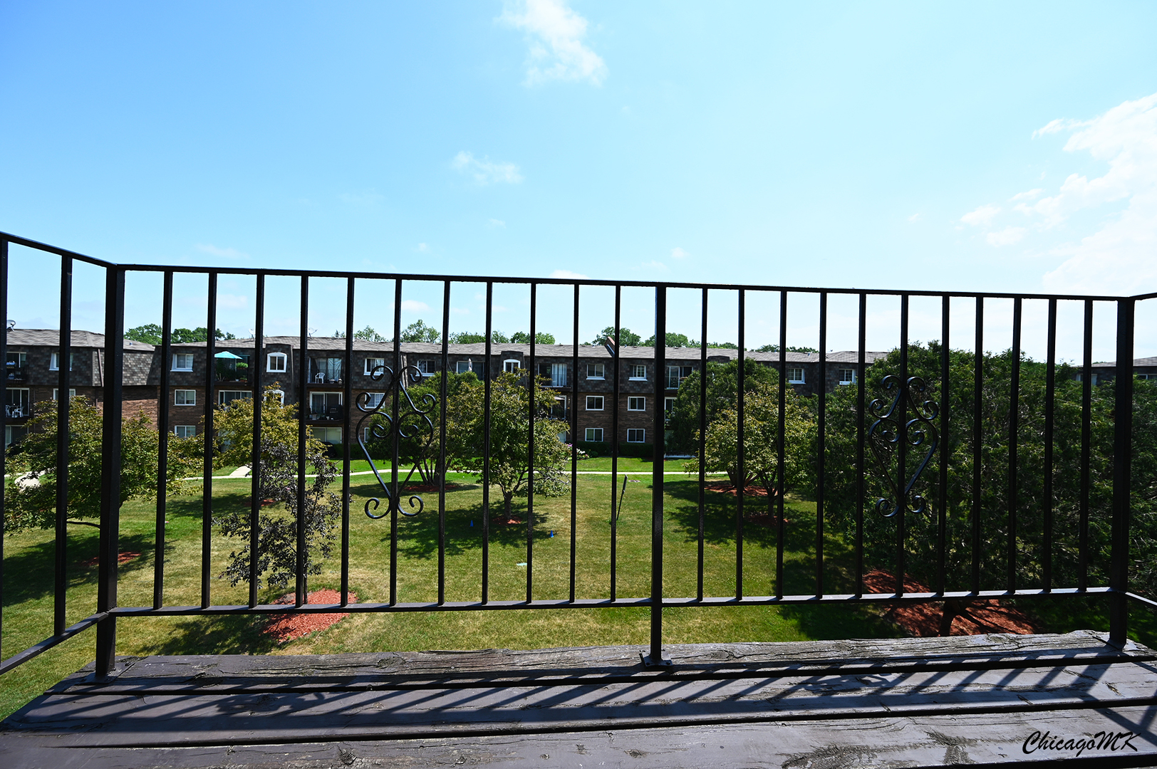 9381 Bay Colony Drive, Unit 3S Des Plaines, IL 60016 - Photo 32 of 43 a view of a balcony