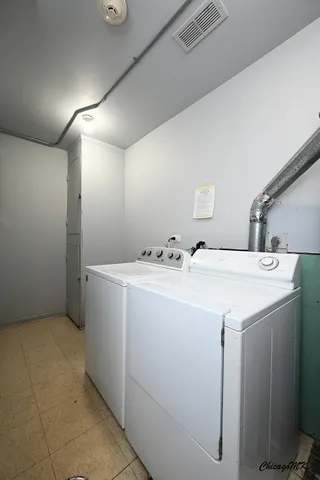 $249,900 | 9381 Bay Colony Drive, Unit 3S, Des Plaines, IL 60016