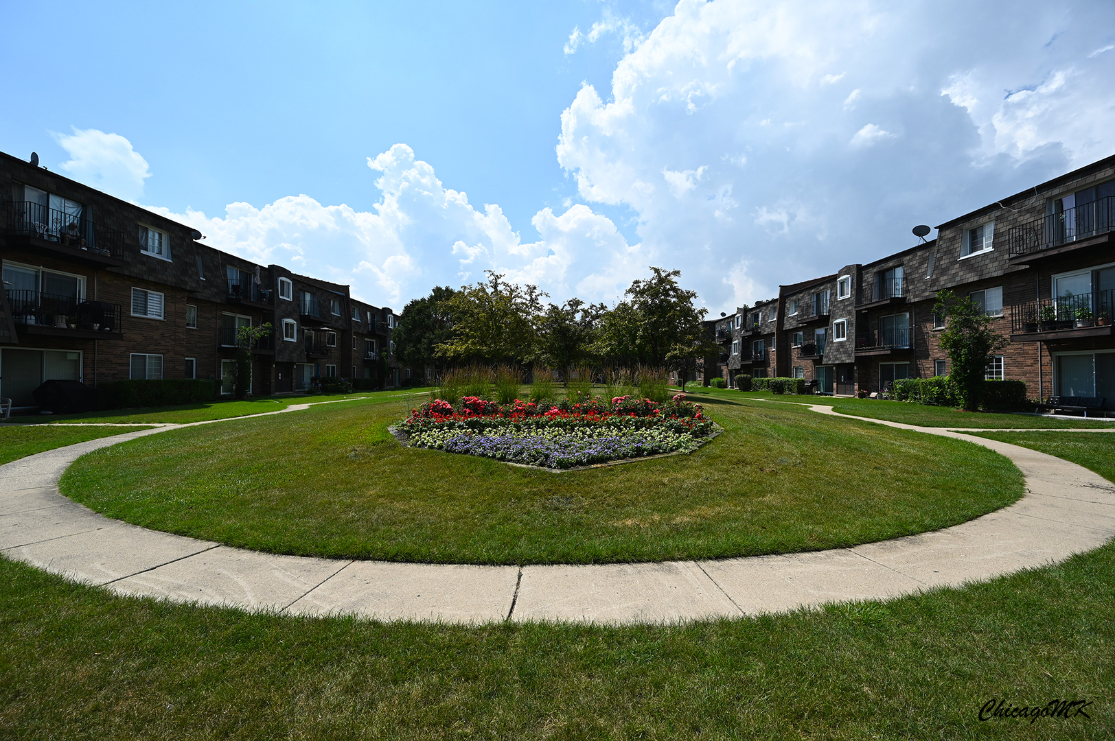 9381 Bay Colony Drive, Unit 3S Des Plaines, IL 60016 - Photo 39 of 43 a view of a park