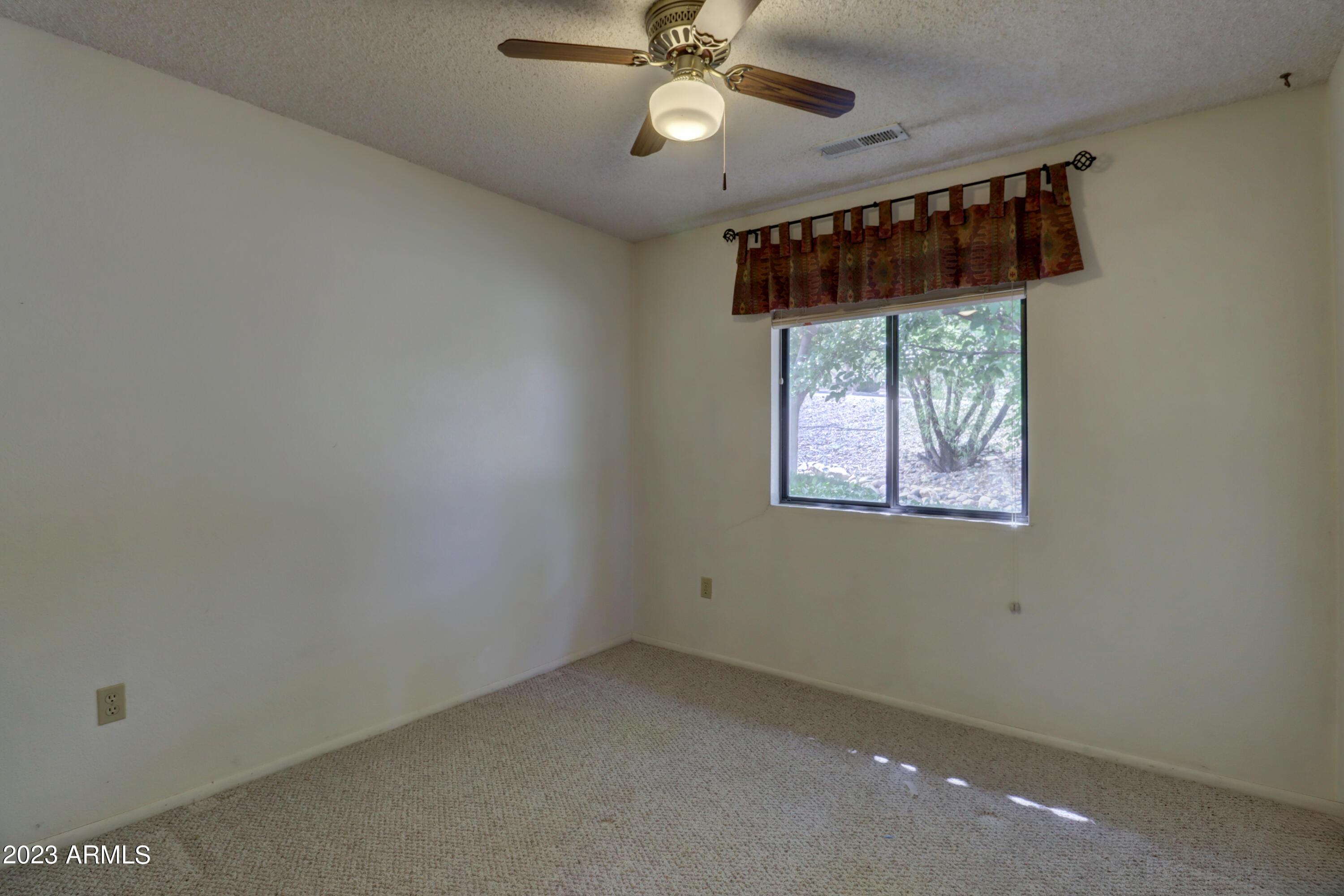 3079 Montana Terrace Road Prescott, AZ 86301 - Photo 10 of 25 Guest Bedroom