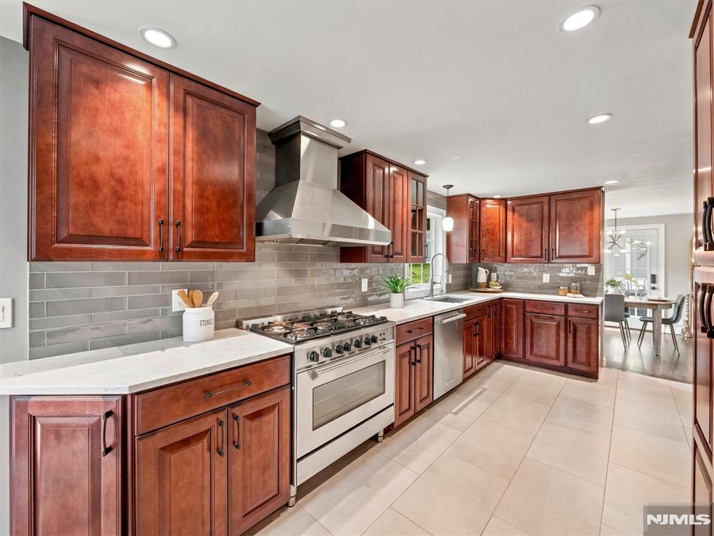 47 West Saddle River Road Waldwick, NJ 07463 - Photo 9 of 26