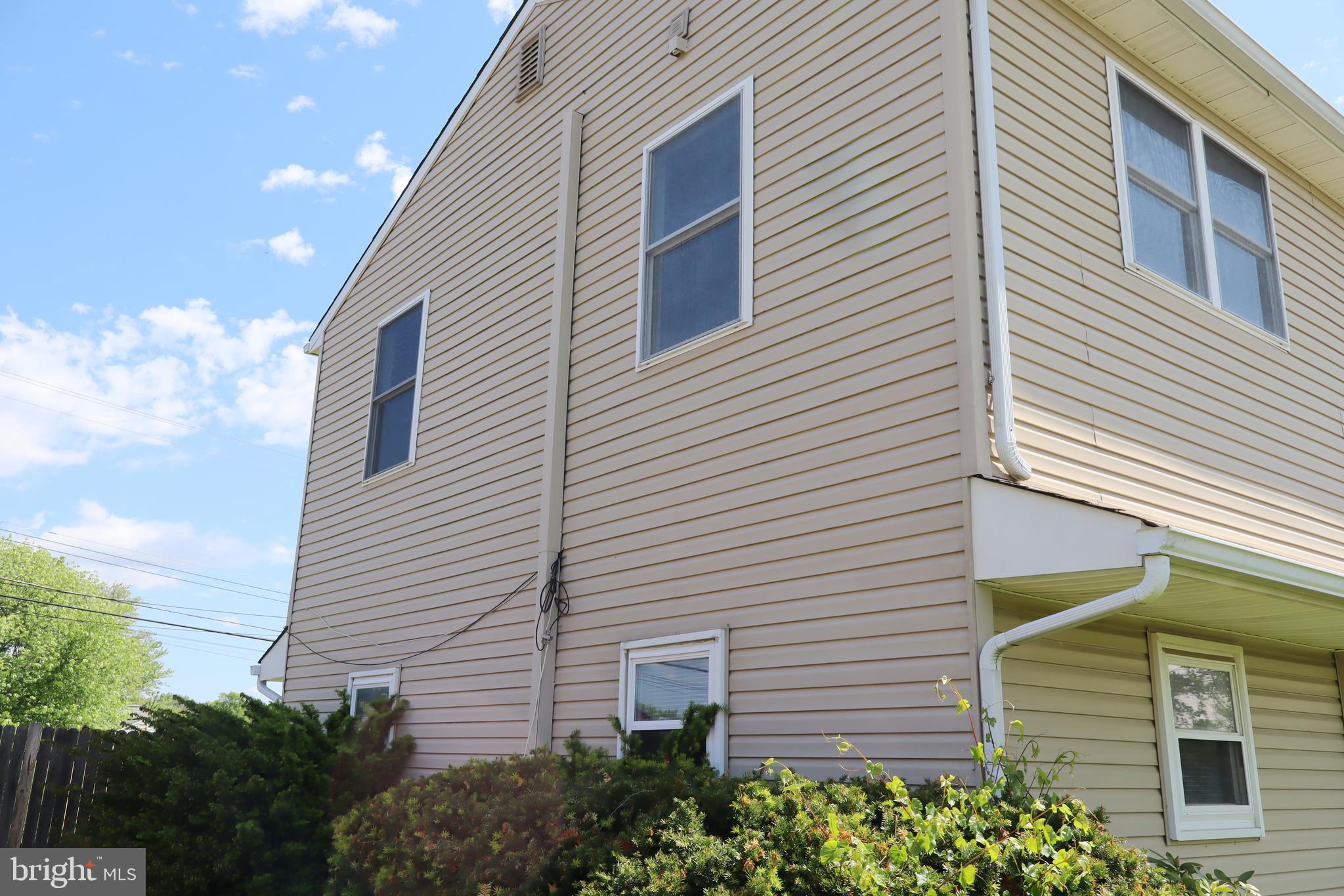 229 Suffolk Road Fairless Hills, PA 19030 - Photo 5 of 36