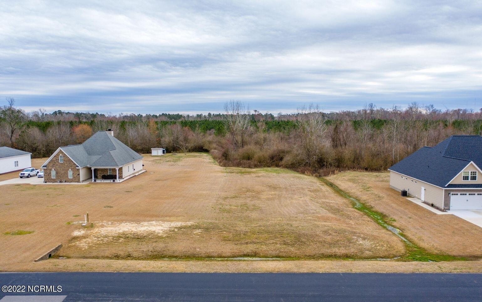 1630 Prop Drive Winterville, NC 28590 - Photo 2 of 10 20210303163713181638000000-o