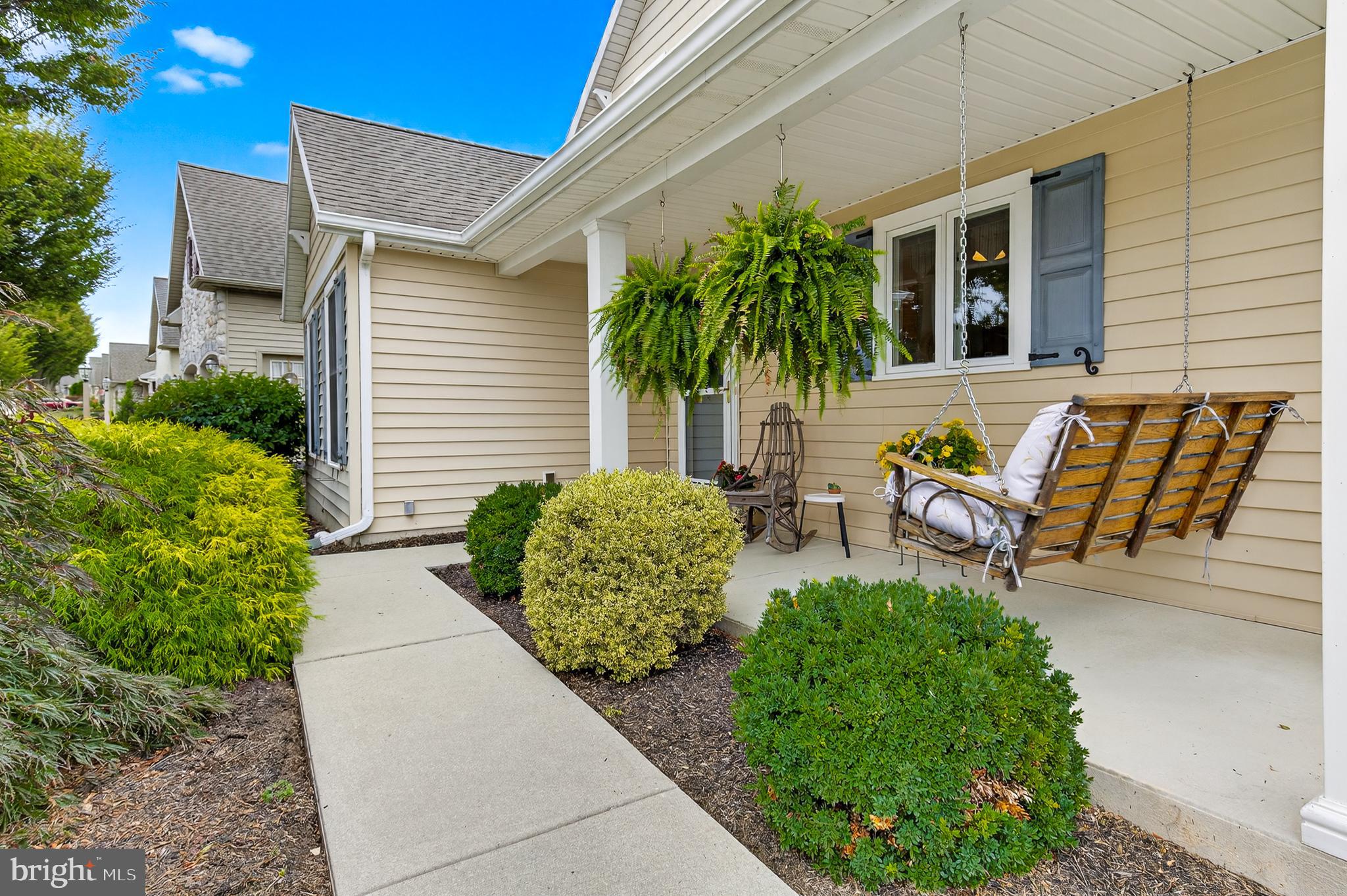 732 Heather Ridge Manheim, PA 17545 - Photo 3 of 25 Covered Front Porch