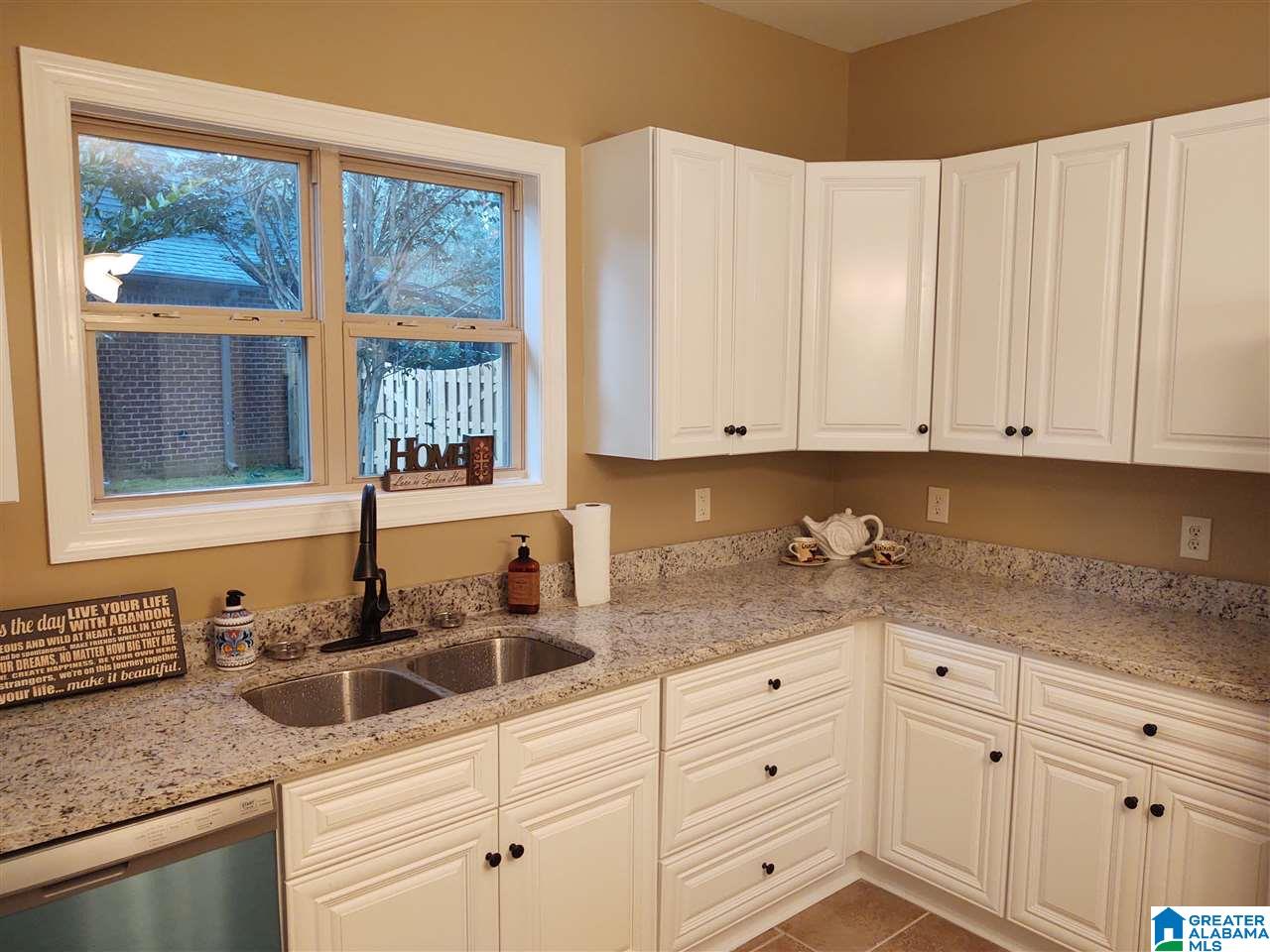 445 Heathersage Road Alabaster, AL 35114 - Photo 11 of 50
