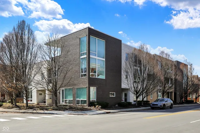 $450,000 | 932 Broadway Street, Unit 15, Indianapolis, IN 46202