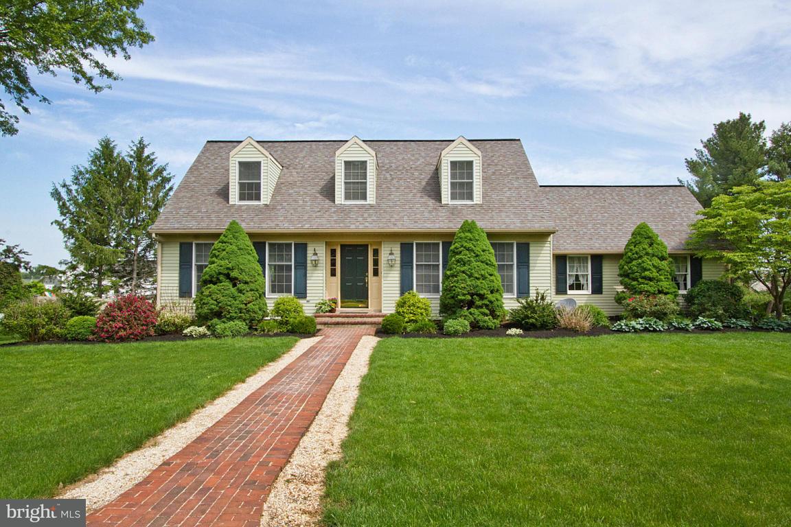 609 Laurel Lane Lancaster, PA 17601 - Photo 1 of 63