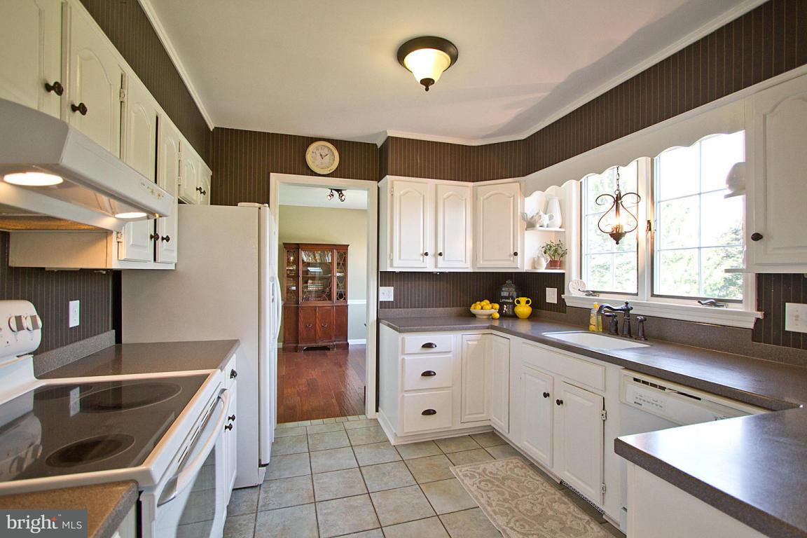 609 Laurel Lane Lancaster, PA 17601 - Photo 21 of 63