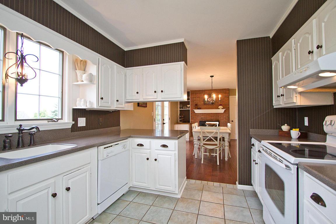 609 Laurel Lane Lancaster, PA 17601 - Photo 22 of 63