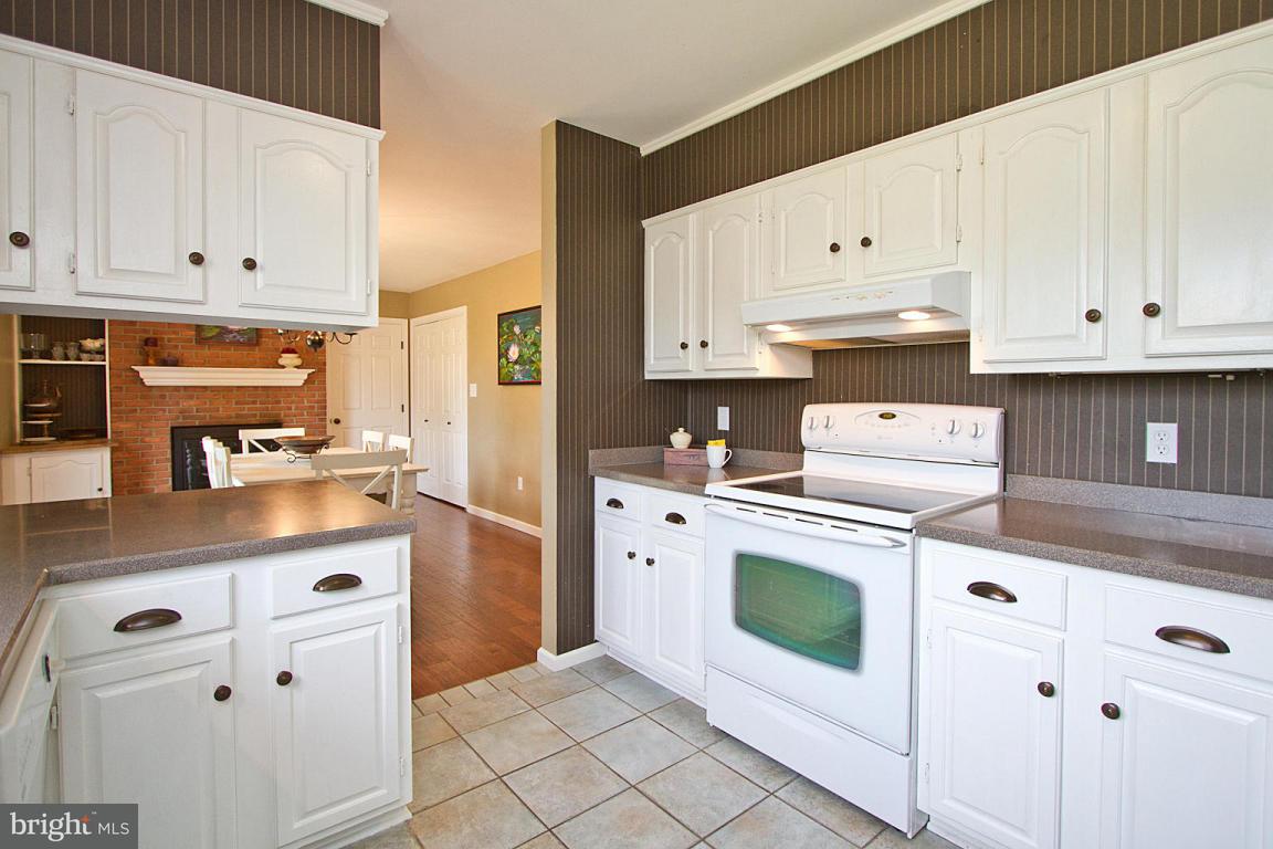 609 Laurel Lane Lancaster, PA 17601 - Photo 23 of 63