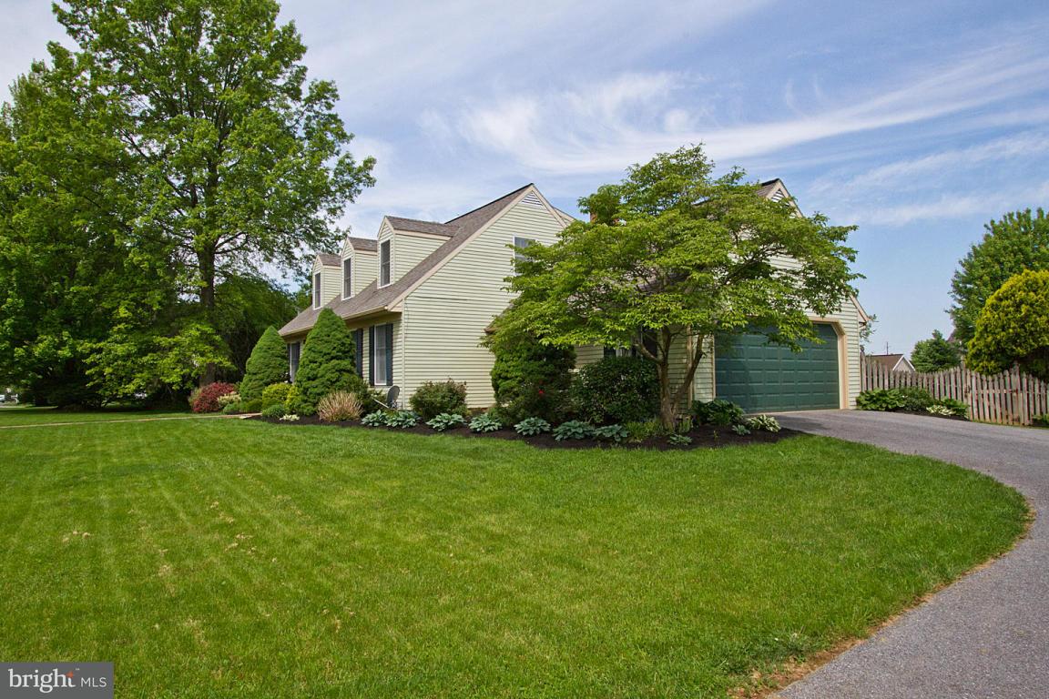 609 Laurel Lane Lancaster, PA 17601 - Photo 6 of 63