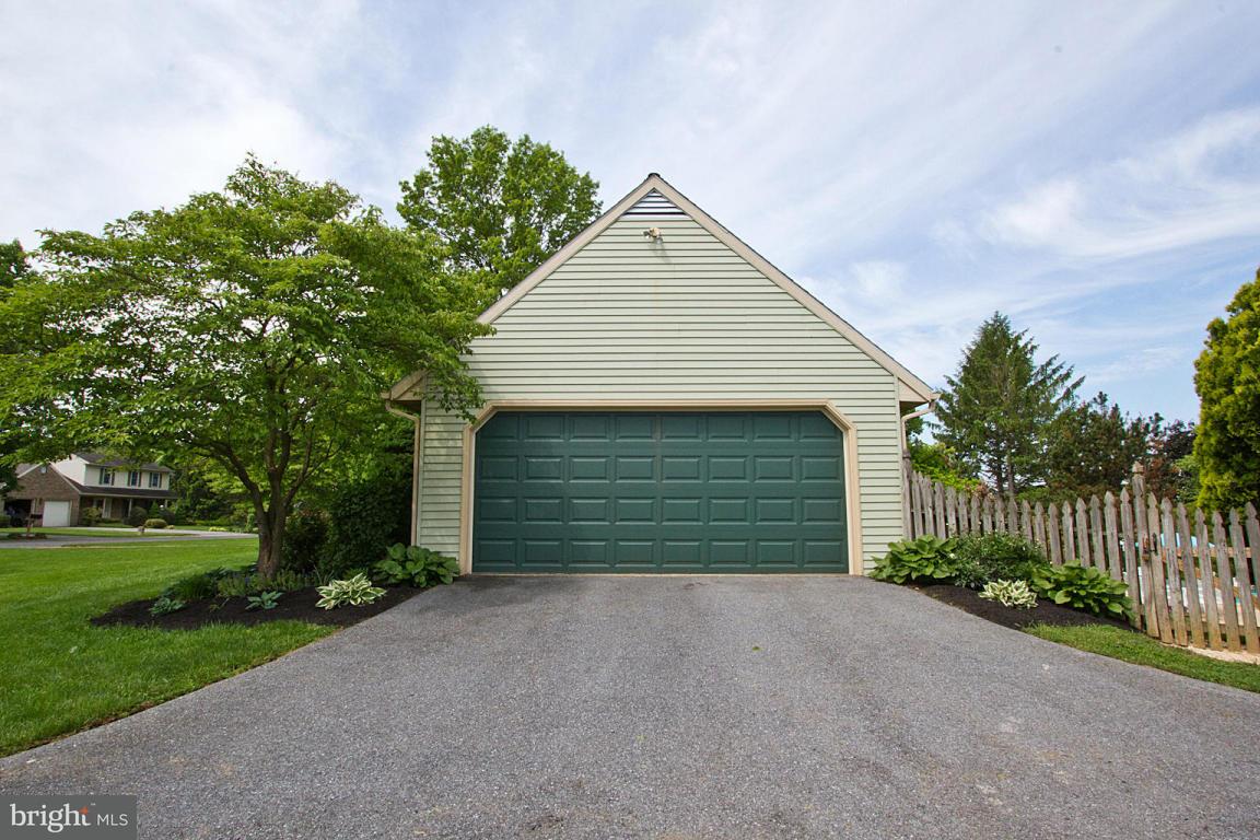 609 Laurel Lane Lancaster, PA 17601 - Photo 7 of 63