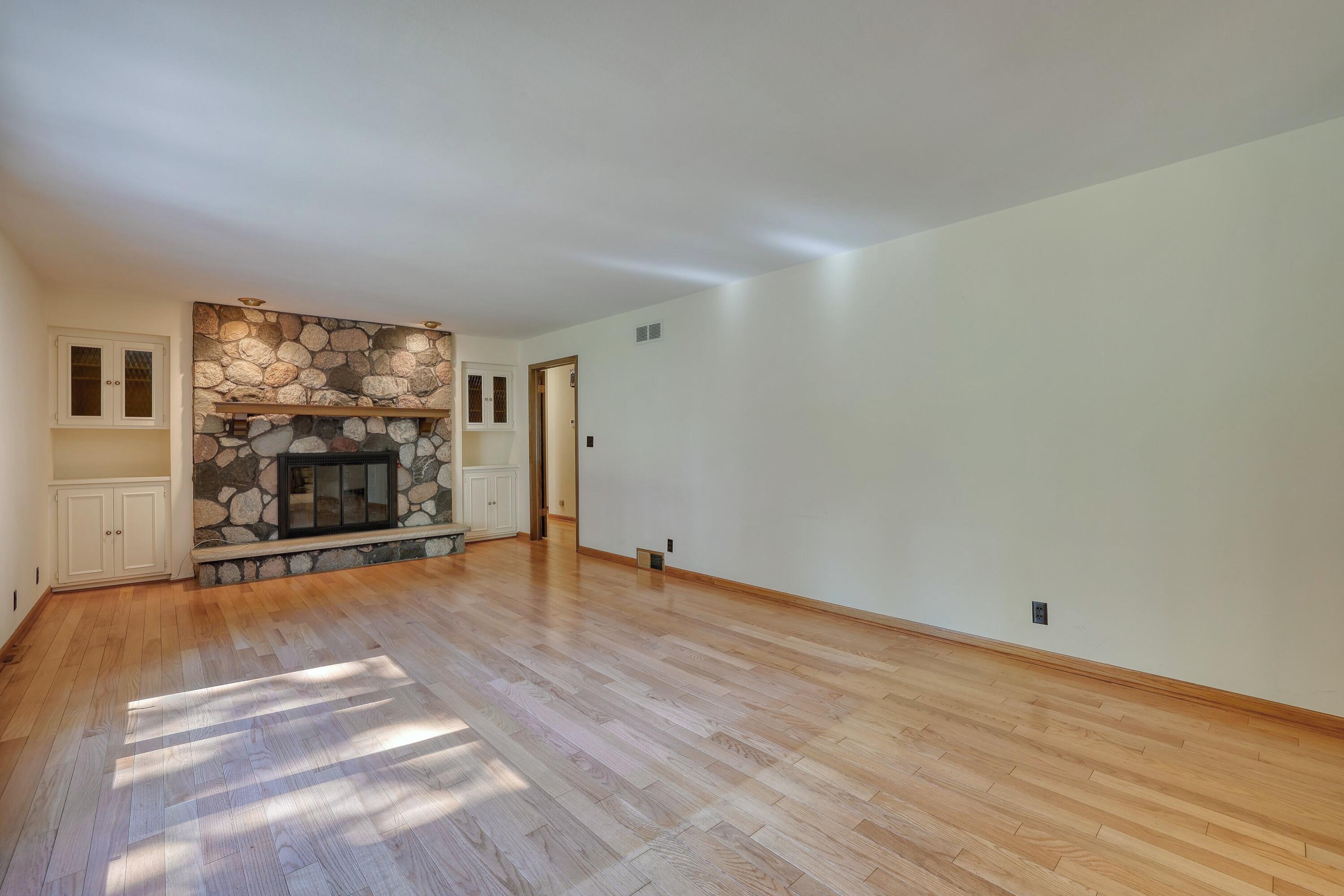 3910 Fresno Road Brookfield, WI 53045 - Photo 21 of 47 Great Room