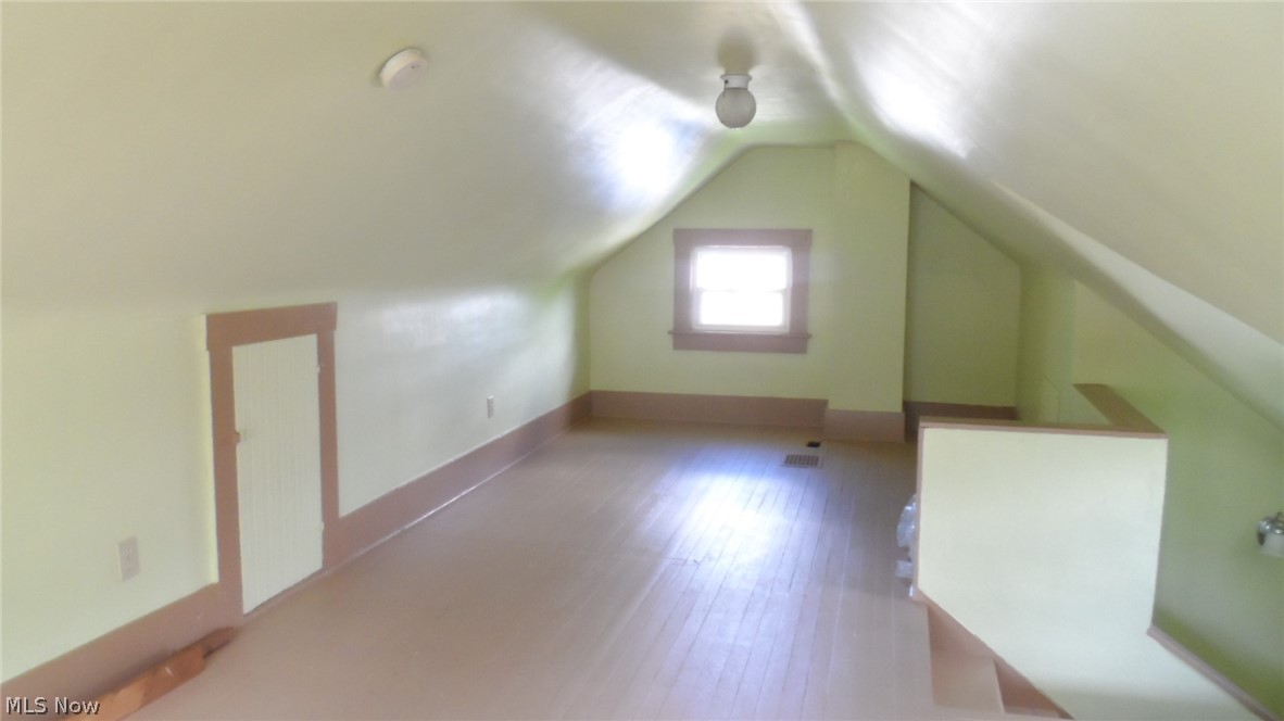 648 Inman Street Akron, OH 44306 - Photo 17 of 29 25x 9 finished attic could be 4th bedroom
