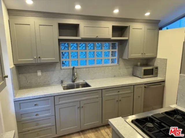 $5,995 | 1636 North Beverly Glen Boulevard, Los Angeles, CA 90077