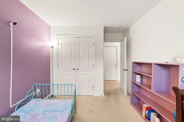 a view of livingroom with furniture