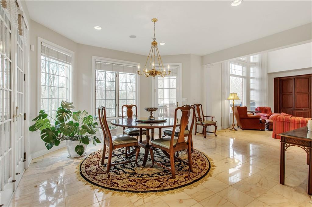 63 Spring Valley Lane Pittsburgh, PA 15238 - Photo 10 of 25 Gallery Image 10