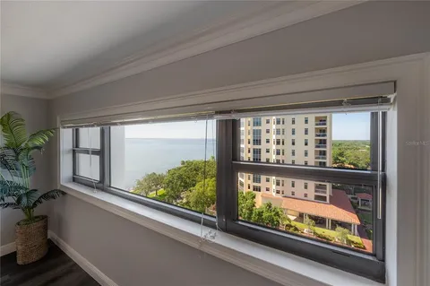 $575,000 | 4141 Bayshore Boulevard, Unit 1003, Tampa, FL 33611