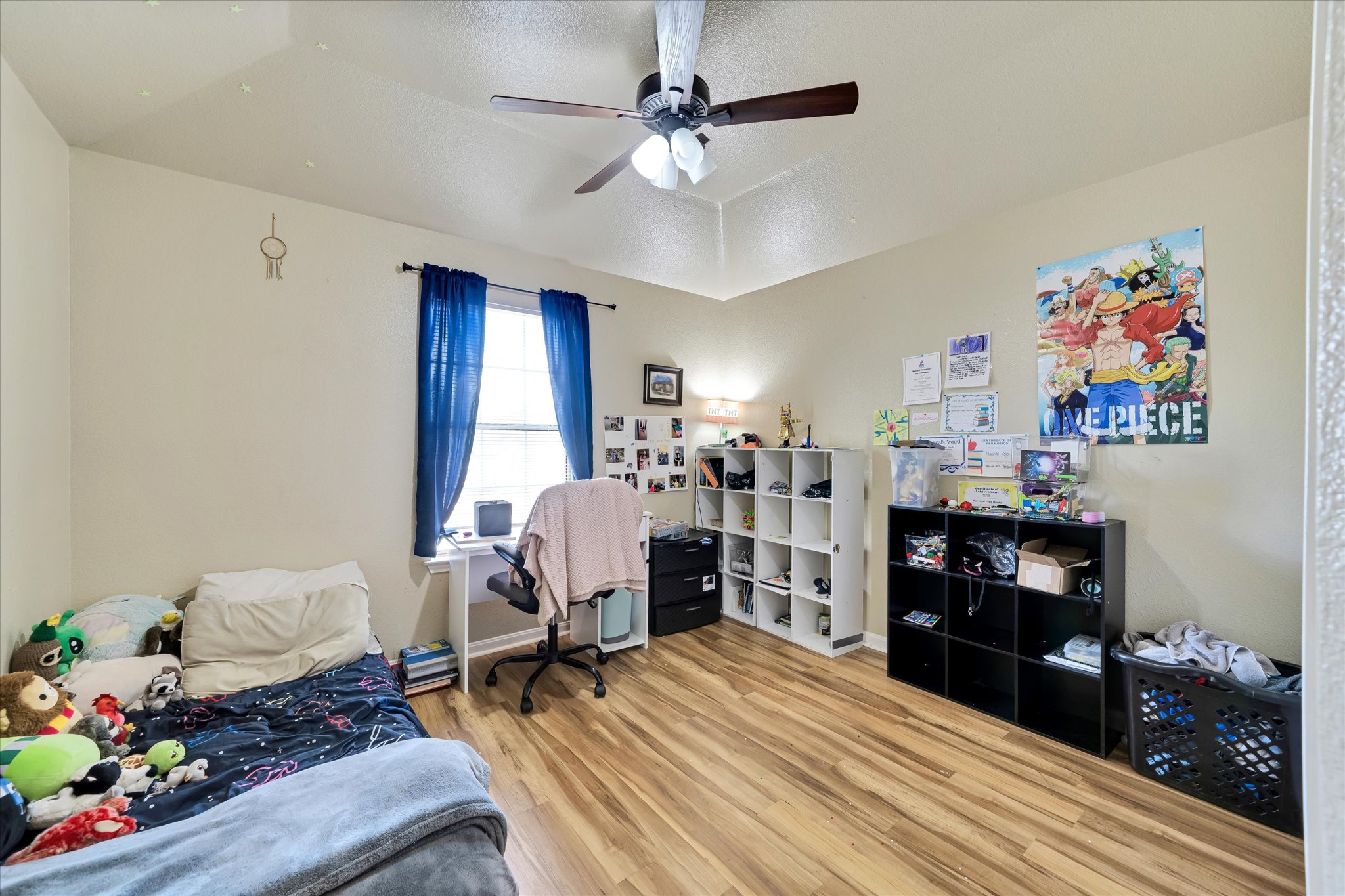 2601 Highcloud Drive Lockhart, TX 78644 - Photo 22 of 30 a room with furniture and wooden floor