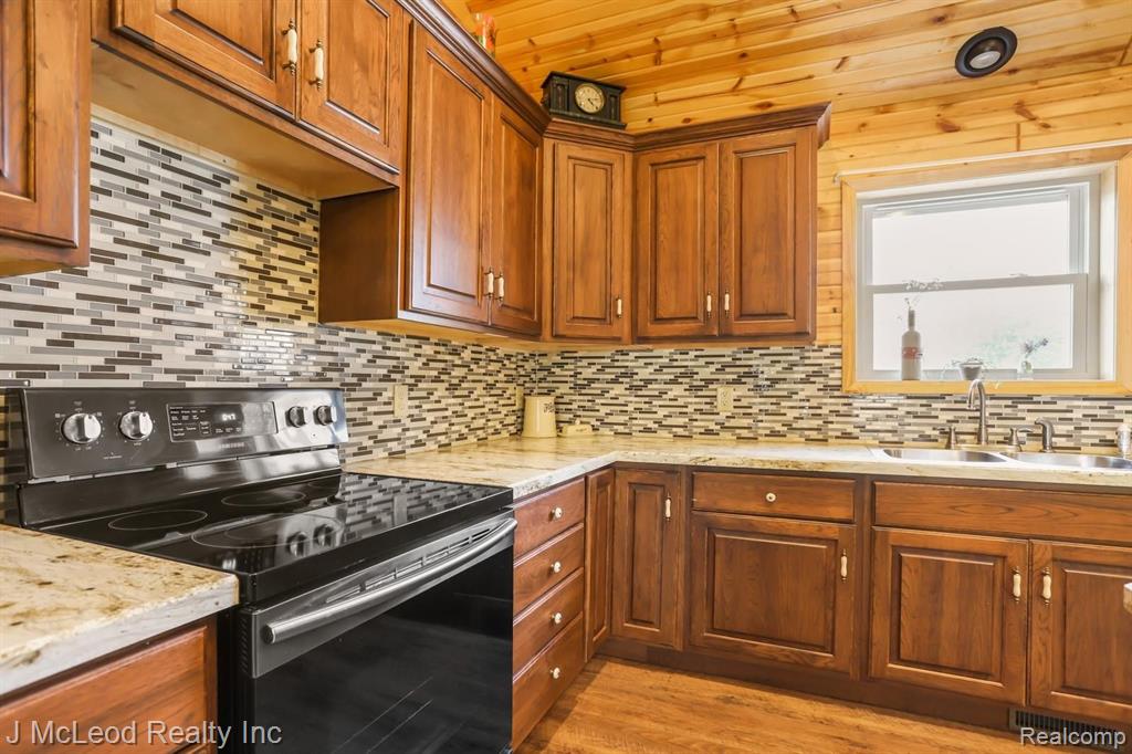 8260 Ellis Road Millington, MI 48746 - Photo 19 of 49
