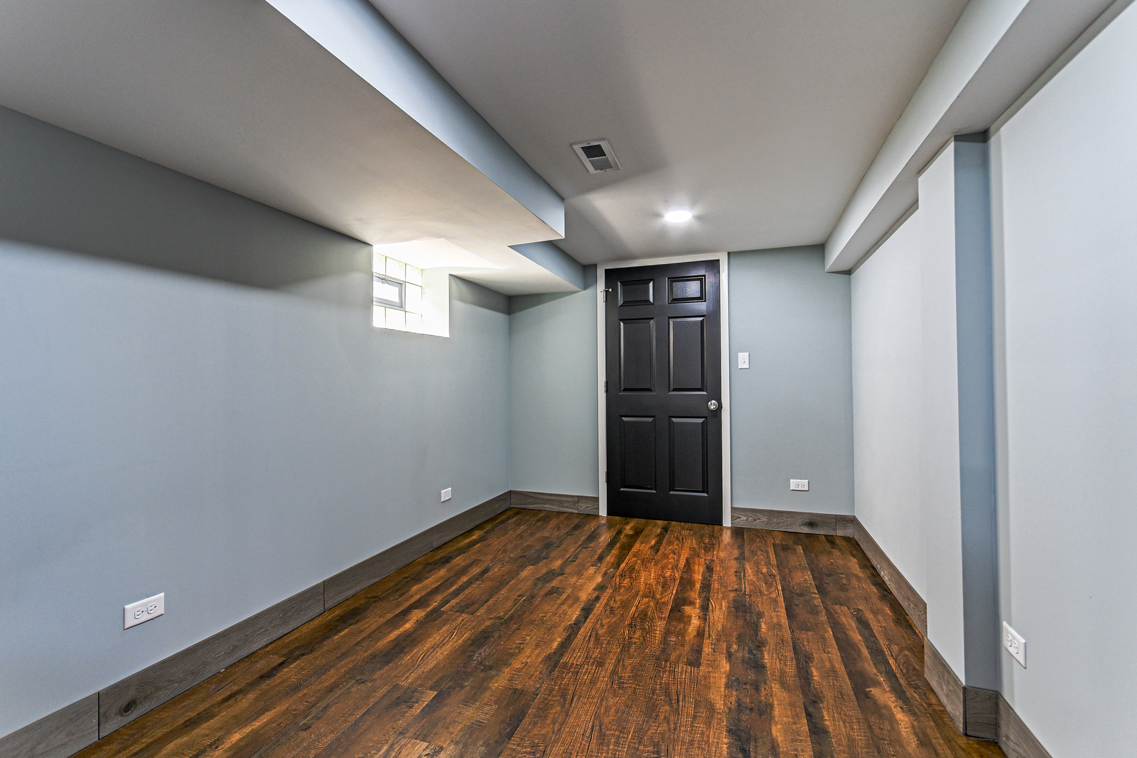 1237 East 95th Street Chicago, IL 60628 - Photo 23 of 26