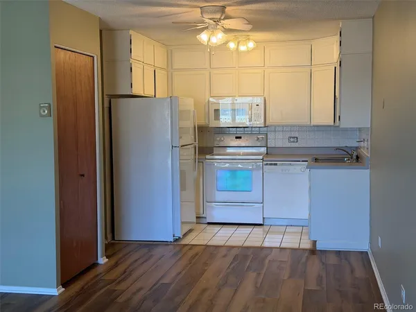 $1,800 | 350 South Clinton Street, Unit 10C, Denver, CO 80247