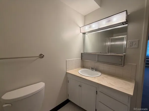 $1,800 | 350 South Clinton Street, Unit 10C, Denver, CO 80247