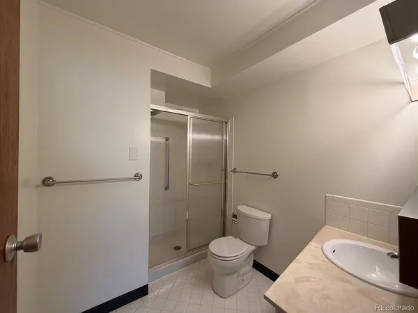 $1,800 | 350 South Clinton Street, Unit 10C, Denver, CO 80247