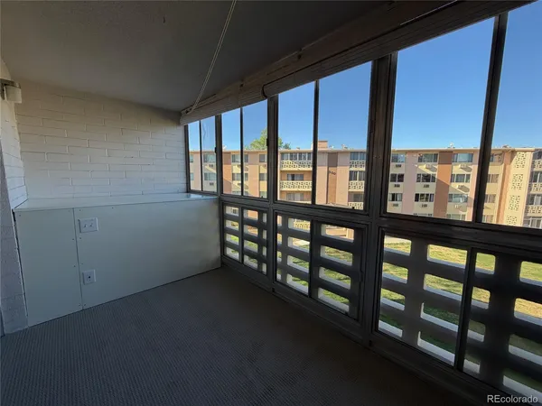 $1,800 | 350 South Clinton Street, Unit 10C, Denver, CO 80247