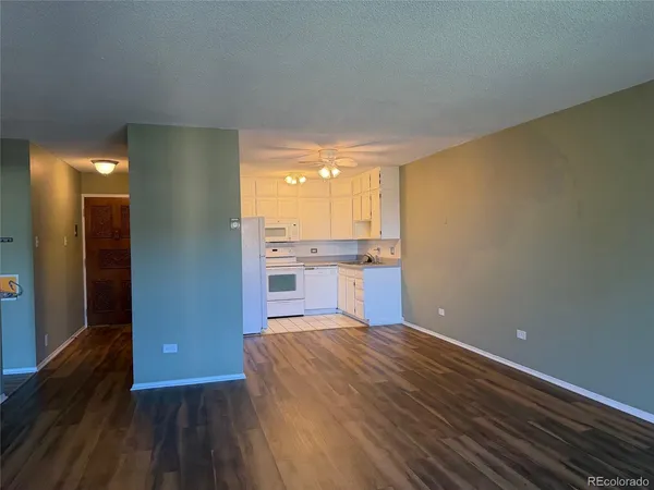 $1,800 | 350 South Clinton Street, Unit 10C, Denver, CO 80247