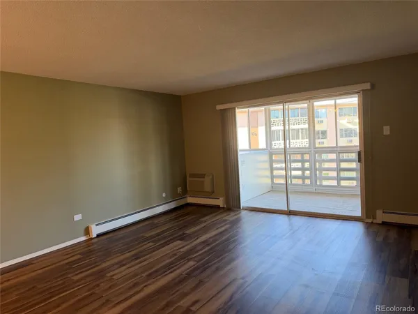 $1,800 | 350 South Clinton Street, Unit 10C, Denver, CO 80247
