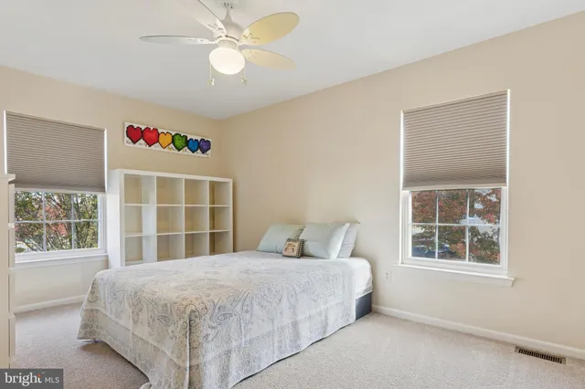 a view of yard with tree