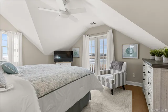 $970,000 | 20 Namkee Lane, Blue Point, NY 11715