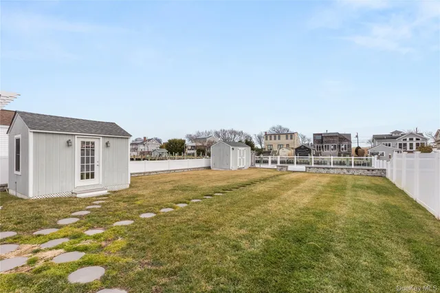 $970,000 | 20 Namkee Lane, Blue Point, NY 11715