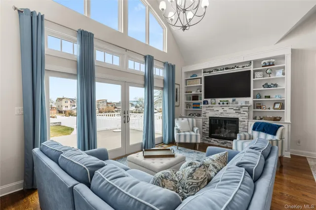 $970,000 | 20 Namkee Lane, Blue Point, NY 11715