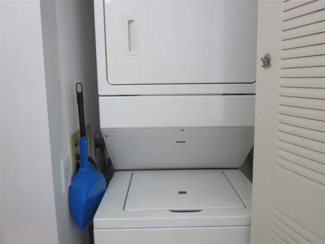 a close up view of washer and dryer