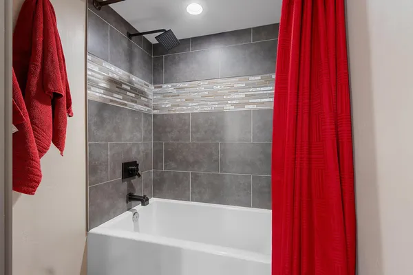 $699,900 | 2645 Teresa Drive, Green Bay, WI 54311