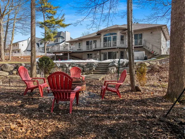 $699,900 | 2645 Teresa Drive, Green Bay, WI 54311