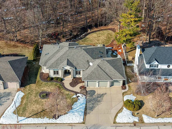 $699,900 | 2645 Teresa Drive, Green Bay, WI 54311