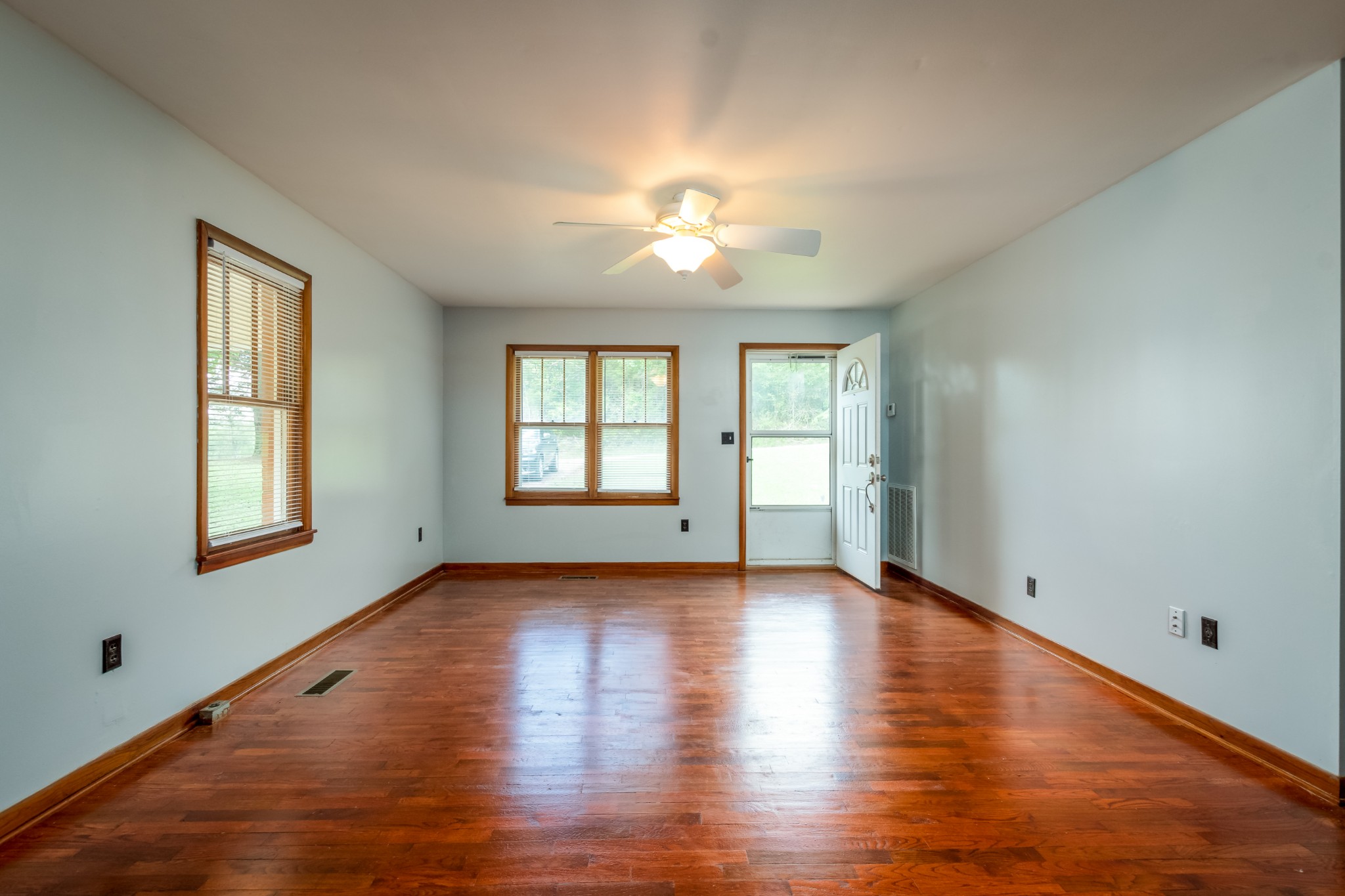2432 Old Furnace Road Decaturville, TN 38329 - Photo 4 of 33 Gallery Image 4