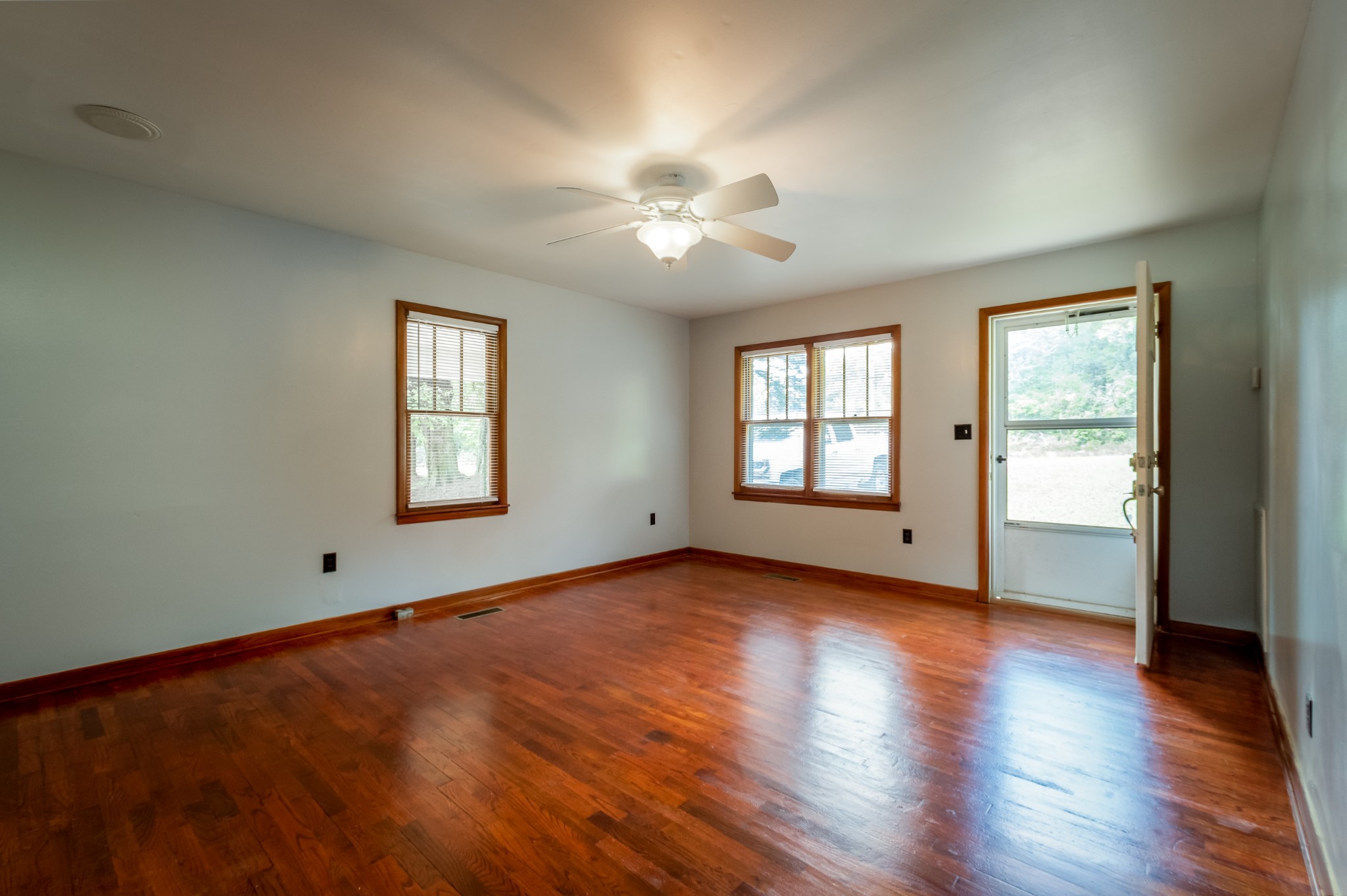 2432 Old Furnace Road Decaturville, TN 38329 - Photo 7 of 33 Gallery Image 7