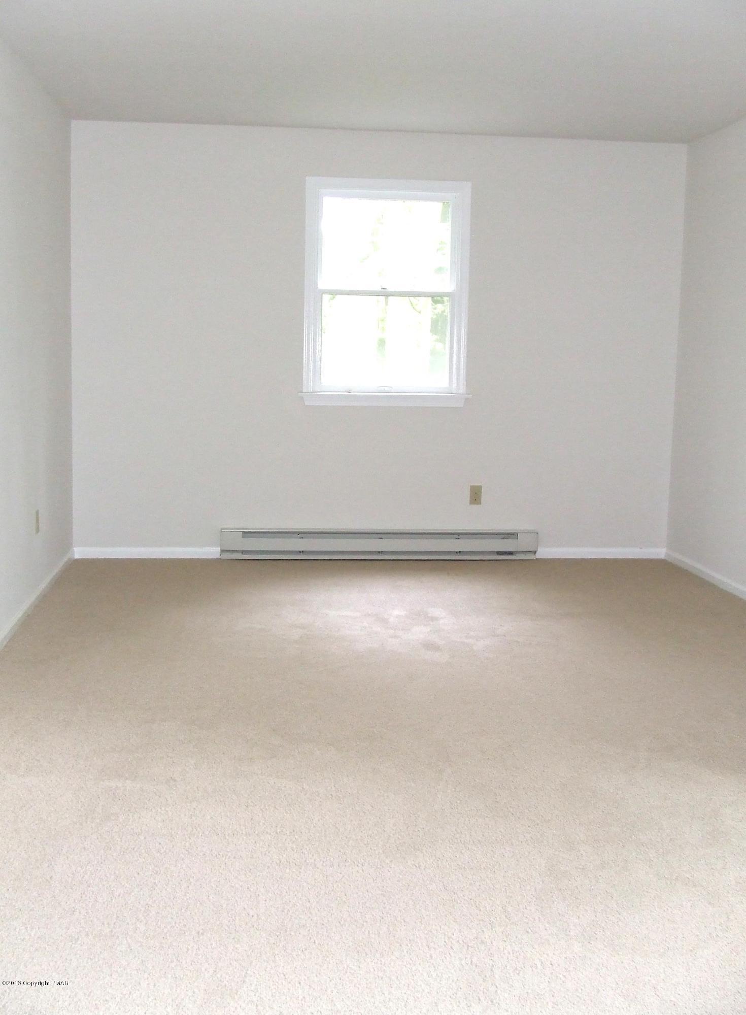 1398 Rena Drive Effort, PA 18330 - Photo 27 of 38 Bed #3