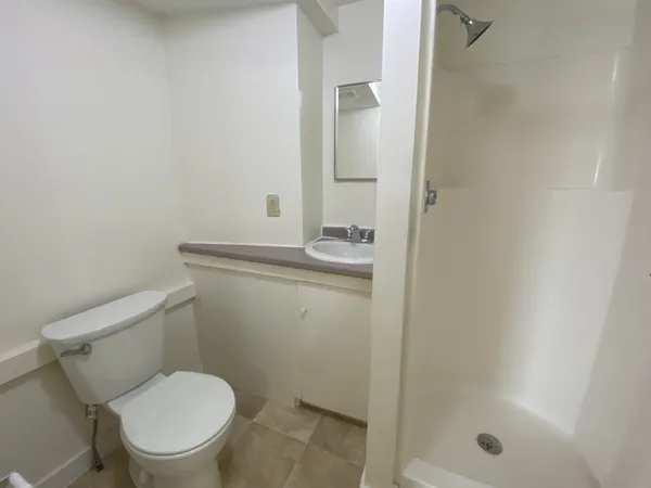 $1,852 | 53 Walker Street, Unit 2W, Manchester, NH 03102