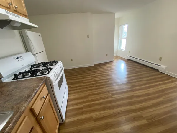 $1,852 | 53 Walker Street, Unit 2W, Manchester, NH 03102