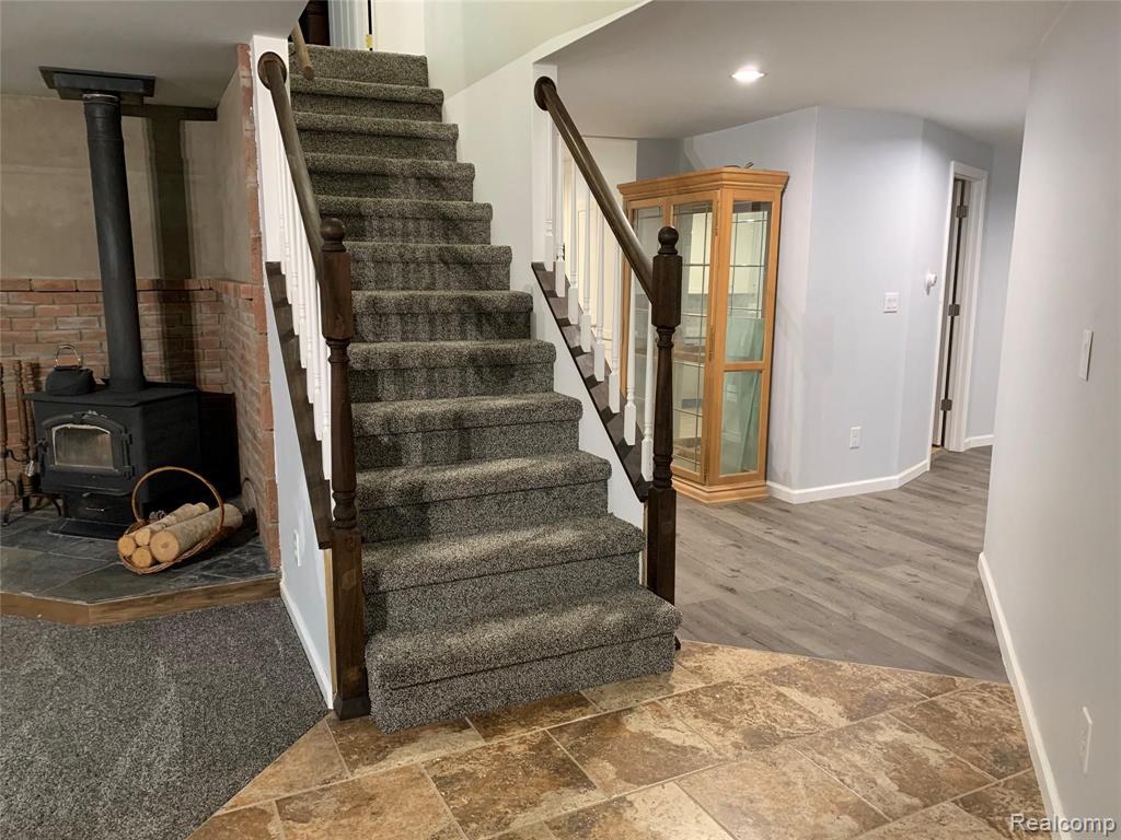 3039 Rochester Road Leonard, MI 48367 - Photo 12 of 66