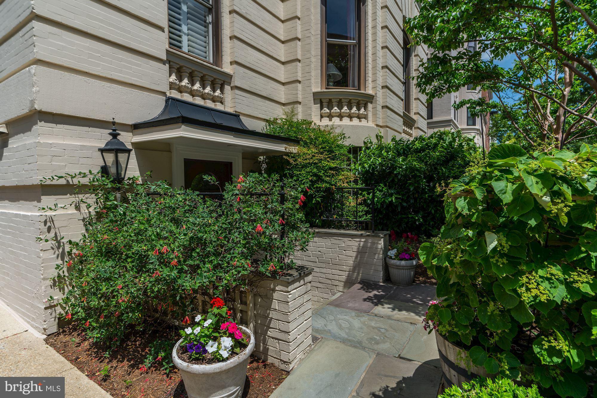 2205 California Street Northwest, Unit 2 Washington, DC 20008 - Photo 2 of 26 Private Entrance to Unit #2