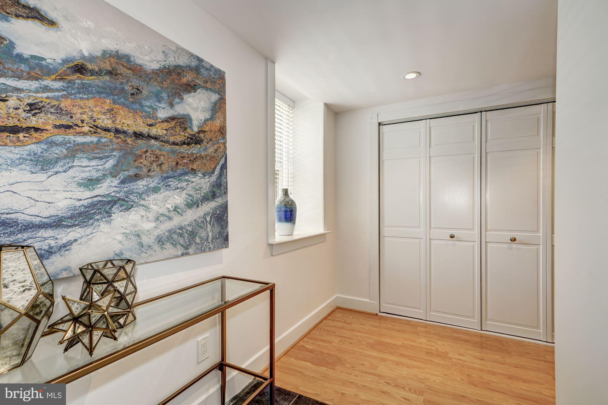 2205 California Street Northwest, Unit 2 Washington, DC 20008 - Photo 4 of 26 Foyer